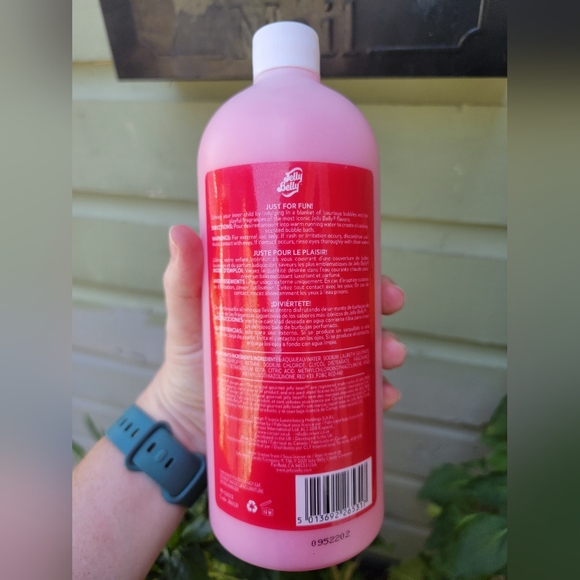 RARE Jelly Belly Very Cherry Bubble Bath 32 oz Fun Relaxing Self Care - Picture 2 of 5